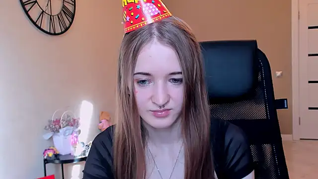 KateKayer online show from 10-28-25, 11:25