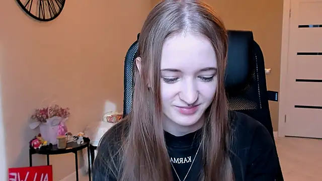 KateKayer online show from 11-04-25, 10:58