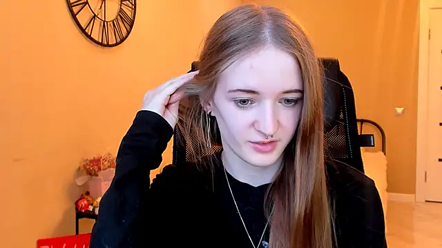 KateKayer online show from 11-19-25, 12:27