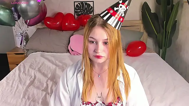 Christine Wallker online show from 09-13-25, 01:05