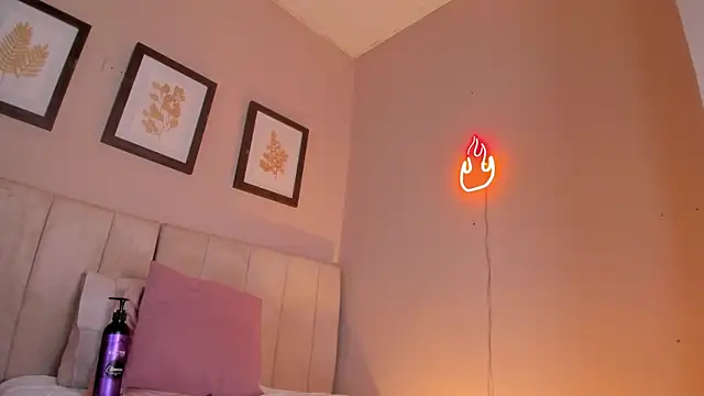  lucia 18 online show from 10-14-25, 06:31