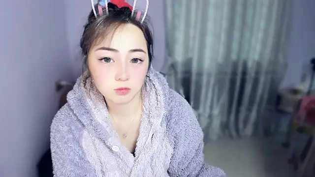 Snapshot of yuki3366 chatting on 11-20-25, 04:56 yuki3366 online show from 11-20-25, 04:56