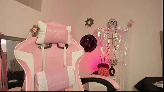 Paprika  online show from 10-25-25, 06:46