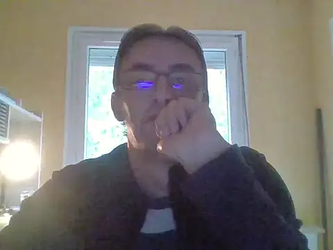 Snapshot of SimonCamden0062 chatting on 09-13-25, 04:29 SimonCamden0062 online show from 09-13-25, 04:29