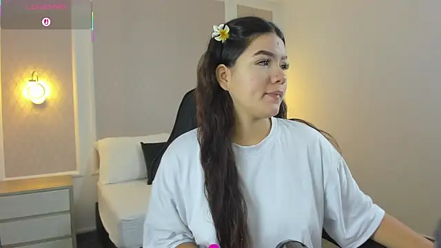 Snapshot of malu_03x chatting on 09-25-25, 02:15 malu 03x online show from 09-25-25, 02:15