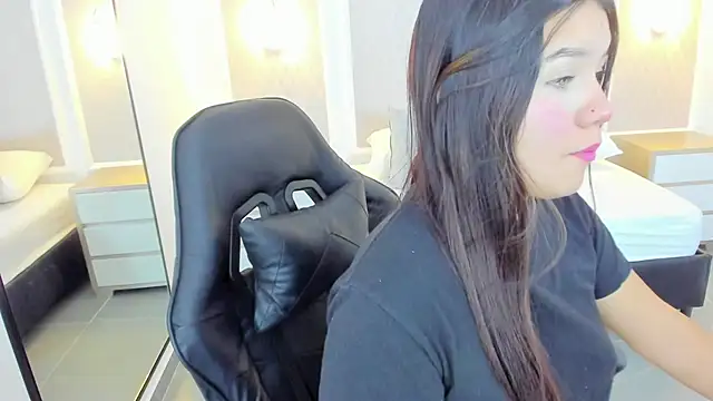 Snapshot of malu_03x chatting on 10-01-25, 03:01 malu 03x online show from 10-01-25, 03:01