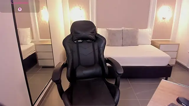 Snapshot of malu_03x chatting on 10-30-25, 03:08 malu 03x online show from 10-30-25, 03:08