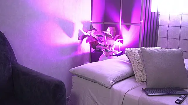 Susan wall online show from 10-20-25, 12:16