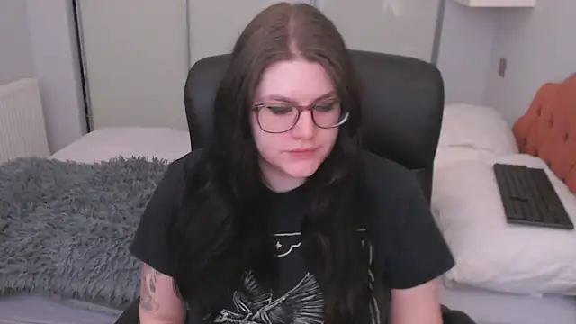 GothSuccubusBabe online show from 02-25-26, 04:16