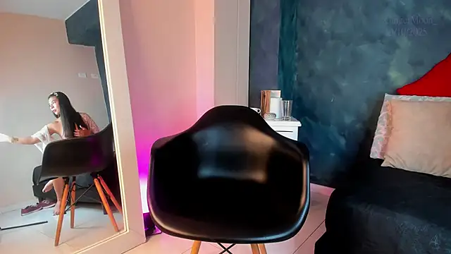 Snapshot of GingerMoon_ chatting on 10-13-25, 02:06 GingerMoon online show from 10-13-25, 02:06