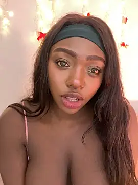 alissradiante1 online show from 12-19-25, 01:45