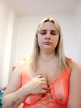 JessicaItalia online show from 10-18-25, 09:21