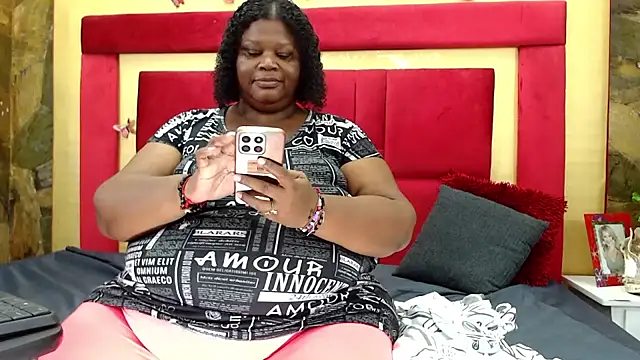 Exoticbigmandy online show from 11-18-25, 09:19