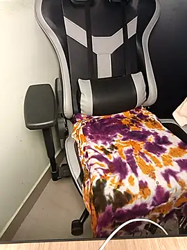 Snapshot of Isha_Sax chatting on 10-19-25, 07:09 Isha Sax online show from 10-19-25, 07:09