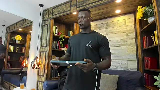 MarcusBlack  online show from 12-19-25, 12:23