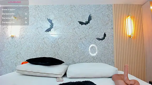 Antonella west online show from 10-31-25, 08:43