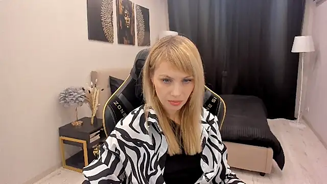 LindaSandy 1 online show from 11-25-25, 10:37