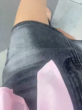 xiaoyuan01 online show from 10-11-25, 02:11