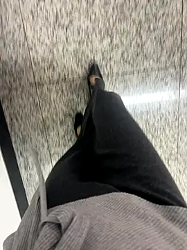 xiaoyuan01 online show from 11-04-25, 03:38