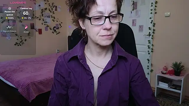 Snapshot of Ronda_Roni chatting on 02-07-26, 12:20 Ronda Roni online show from 02-07-26, 12:20