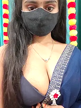 Snapshot of Aanya_hotty chatting on 11-12-25, 02:28 Aanya hotty online show from 11-12-25, 02:28