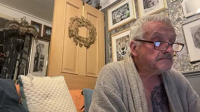 poggles online show from 10-19-25, 08:31