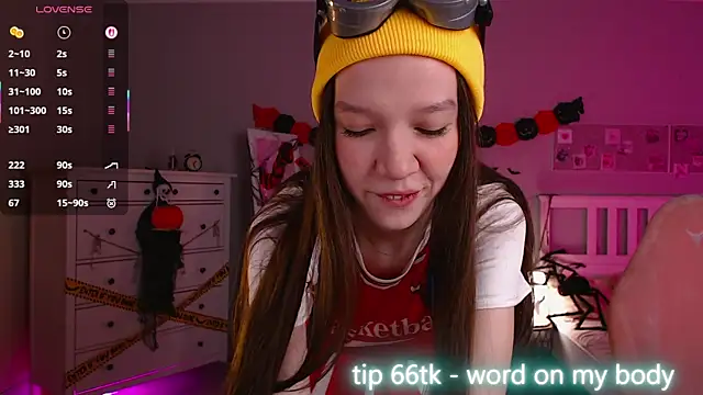 Shriya Sarann online show from 10-29-25, 02:19