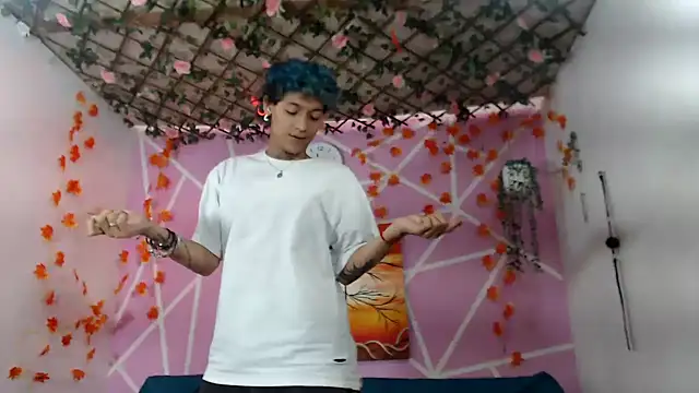 Snapshot of Bastian_boyshot77 chatting on 10-10-25, 01:54 Bastian boyshot77 online show from 10-10-25, 01:54