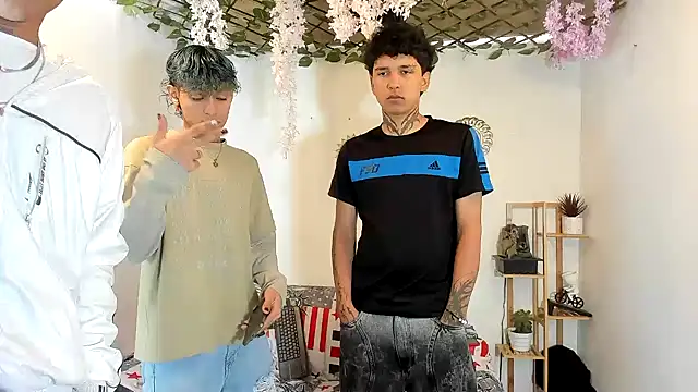 Snapshot of Bastian_boyshot77 chatting on 11-16-25, 02:22 Bastian boyshot77 online show from 11-16-25, 02:22