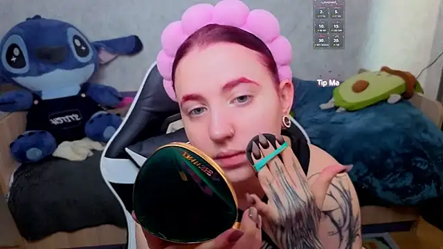 Snapshot of Mini_Lady1 chatting on 02-18-26, 09:05 Mini Lady1 online show from 02-18-26, 09:05