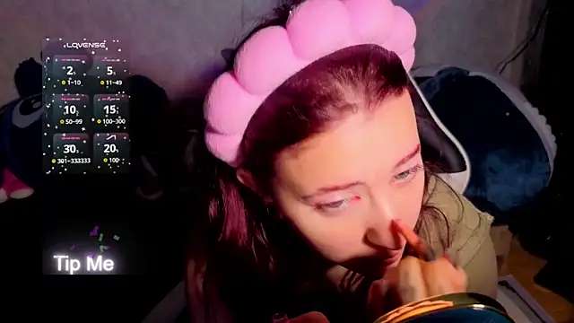 Snapshot of Mini_Lady1 chatting on 02-21-26, 09:54 Mini Lady1 online show from 02-21-26, 09:54