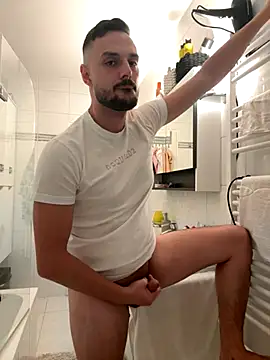 Snapshot of yourdreamboy17 chatting on 09-20-25, 11:28 yourdreamboy17 online show from 09-20-25, 11:28