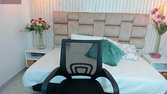 Gina25 online show from 11-27-25, 02:08