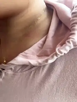 chenyu0308 online show from 10-18-25, 04:04