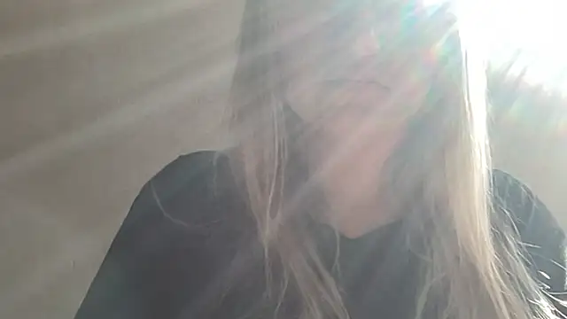Snapshot of MonicaSweett chatting on 10-02-25, 08:43 MonicaSweett online show from 10-02-25, 08:43