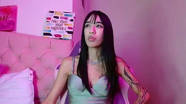Snapshot of London_Sophia19 chatting on 09-19-25, 03:19 London Sophia19 online show from 09-19-25, 03:19