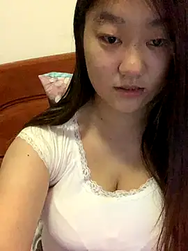 Snapshot of xialuo25 chatting on 11-02-25, 12:35 xialuo25 online show from 11-02-25, 12:35