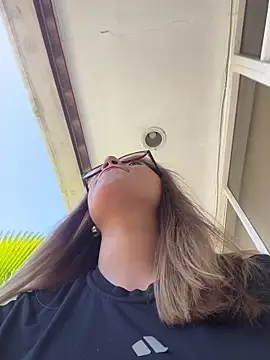 Snapshot of sara_calderon chatting on 11-01-25, 01:24 sara calderon online show from 11-01-25, 01:24