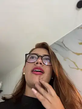 Snapshot of sara_calderon chatting on 11-14-25, 01:32 sara calderon online show from 11-14-25, 01:32