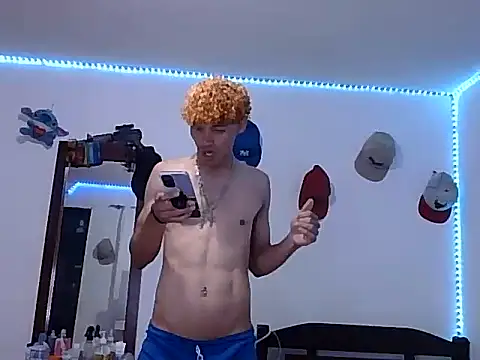 Snapshot of fresa_27 chatting on 10-22-25, 02:56 fresa 27 online show from 10-22-25, 02:56