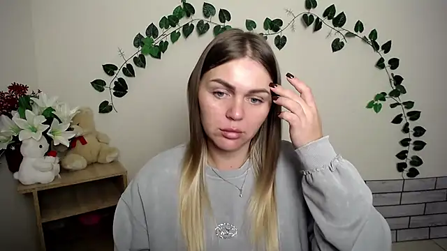 Snapshot of Magic_Katarina_ chatting on 10-15-25, 06:57 Magic Katarina online show from 10-15-25, 06:57