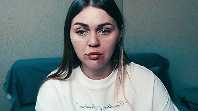 Snapshot of Magic_Katarina_ chatting on 10-25-25, 10:12 Magic Katarina online show from 10-25-25, 10:12