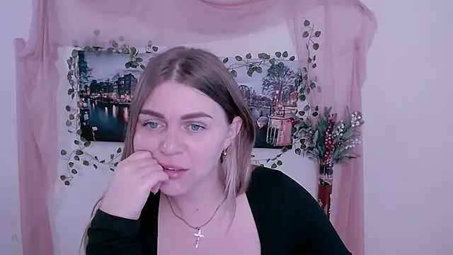 Snapshot of Magic_Katarina_ chatting on 11-18-25, 09:58 Magic Katarina online show from 11-18-25, 09:58