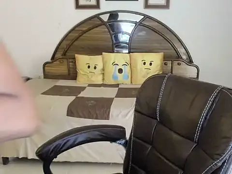 LovelyYoYo online show from 10-08-25, 02:09