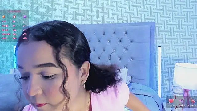 Evaa Lunna  online show from 11-13-25, 08:08