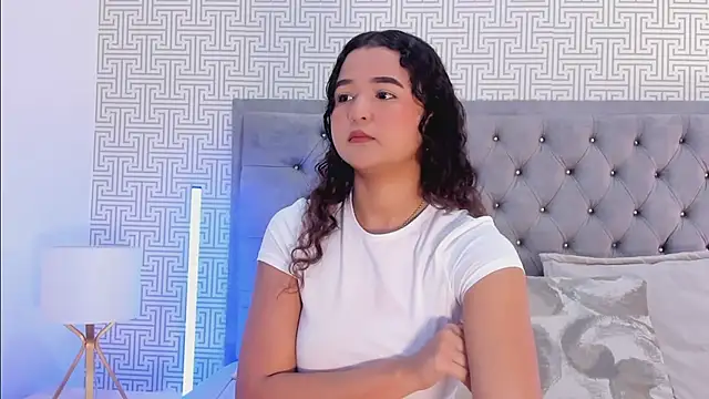 Evaa Lunna  online show from 04-16-26, 08:42