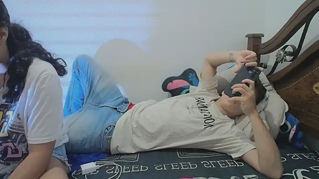 Aria Arthur online show from 10-10-25, 10:25