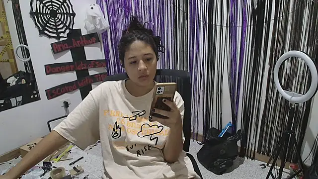 Aria Arthur online show from 10-14-25, 09:43