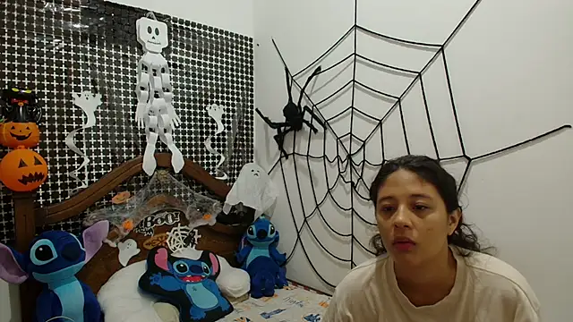 Aria Arthur online show from 10-21-25, 10:05