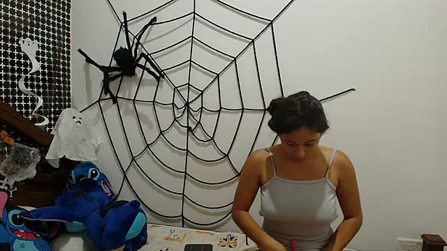 Aria Arthur online show from 10-29-25, 01:30